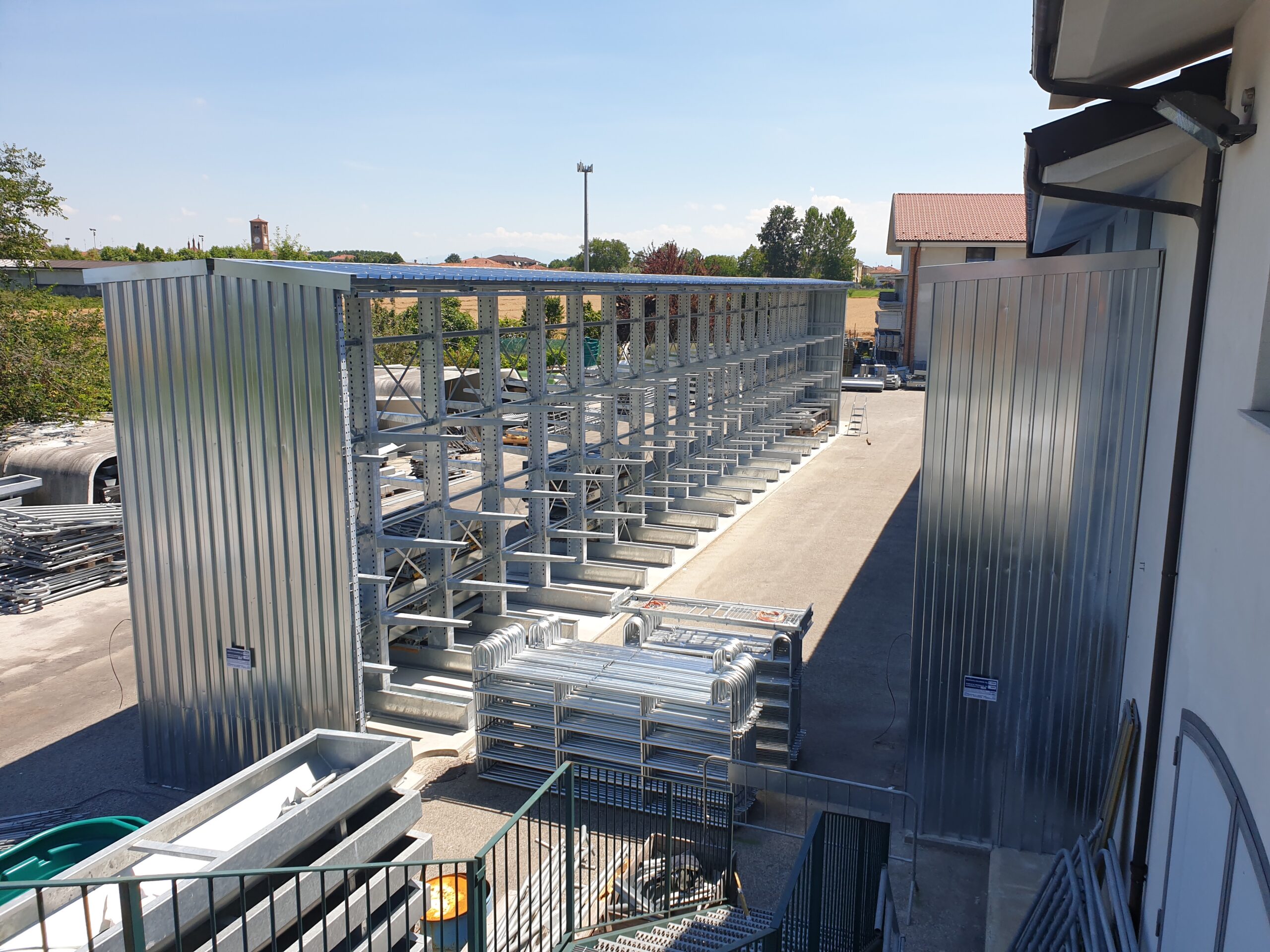 Cantilever per corpi tubi. lamiere , profilati, barre