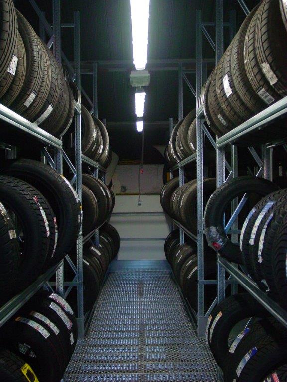 Self-supporting tyre racking