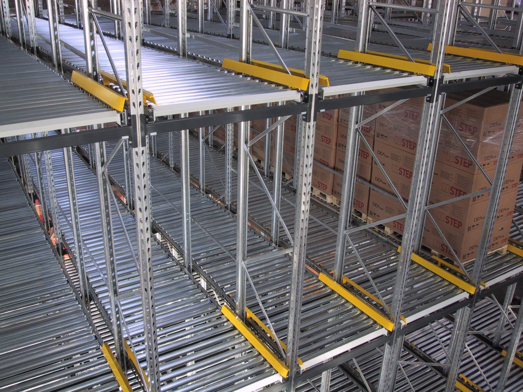 Gravity-flow storage systems