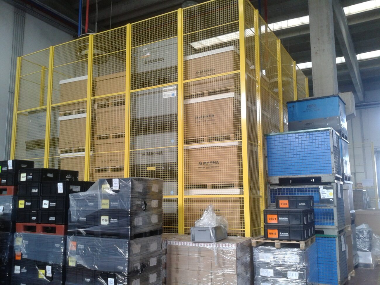 Modular panels and mesh partitions