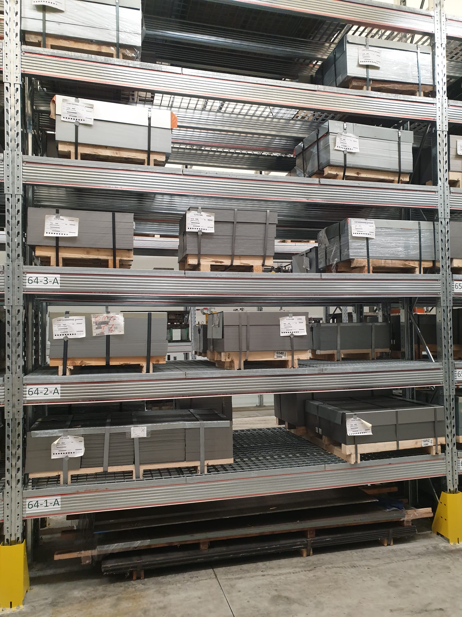 Scaffali industriali per magazzini